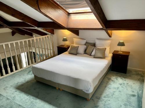 Hotel Le Cardinal Rueil Centre - Hotel Overview