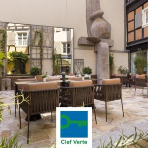 Hotel Le Colombier - Overview and Location