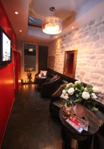 Hotel Lights Montmartre Paris - Hotel Overview