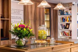 Hotel Literary Arthur Rimbaud, BW Signature Collection - Room Amenities