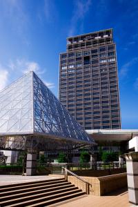 Hotel Monterey Grasmere Osaka - Location and Connectivity