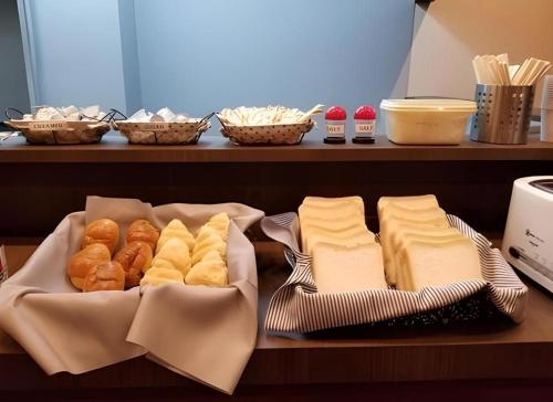 Hotel Naniwa Shinsekaimae - Location and Accessibility