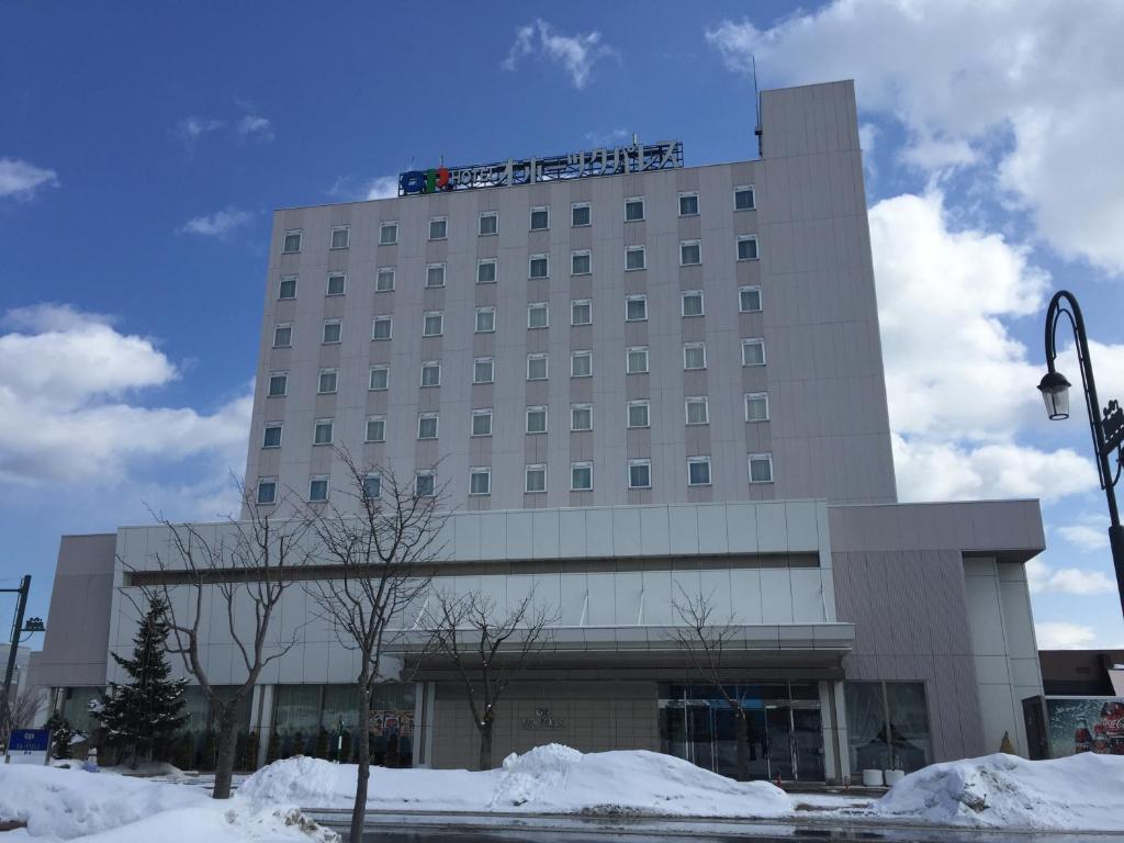 Mombetsu Accommodation Guide: 2 Best Hotels