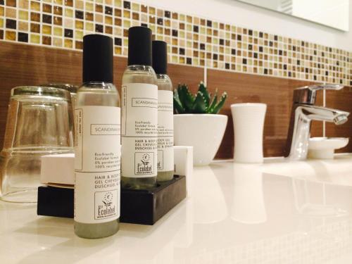 Hotel Paris Gambetta - Room Types and Amenities