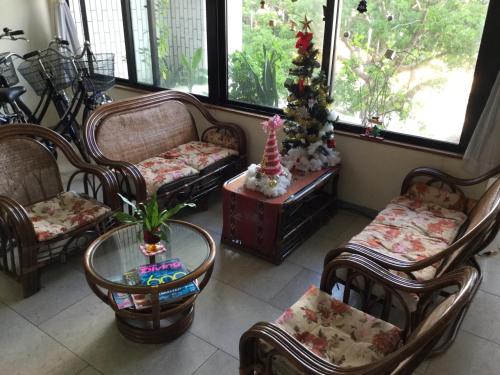 Hotel Peace Land Ishigaki - Accommodation Options and Amenities