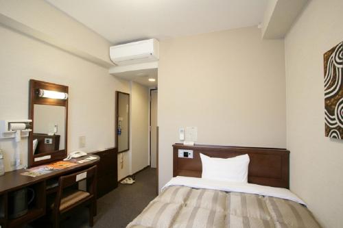 Hotel Route-Inn Kanda Ekimae - Location and Landmarks