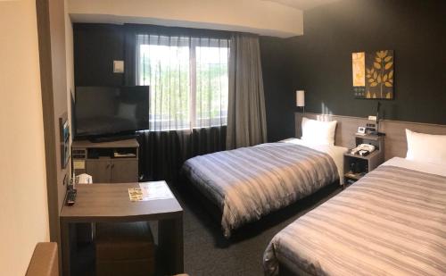 Hotel Route-Inn Nakano - Room Amenities and Features