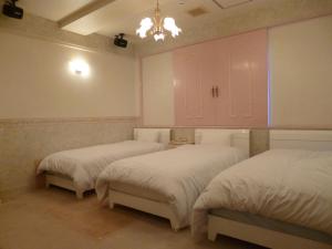 Hotel Sha La La - Accommodation and Amenities