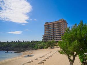 Hotel Shigira Mirage Beach Front - Accommodations and Room Amenities