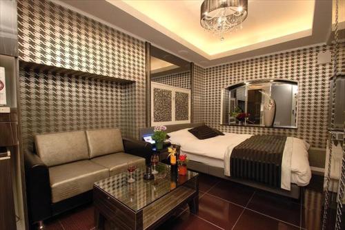 HOTEL Shuffle - Good To Know