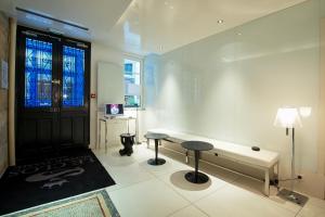 Hotel the Clos De Notre Dame - Location and Surroundings