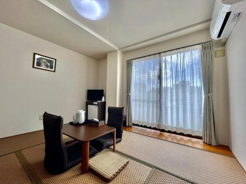 Hotel Umizola - Location and Nearby Attractions