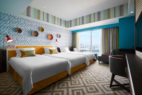 Hotel Universal Port - Location and Accessibility