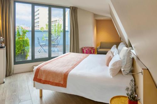 Hotel Vic Eiffel - Overview