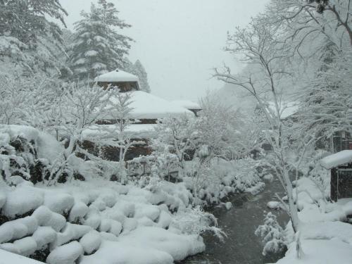 Houshi Onsen Chojukan - Overview and Location