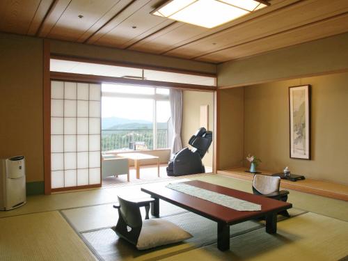 Hyoe Koyokaku - Location and Accessibility