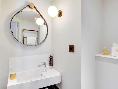 Ibis Levallois Perret - Hotel Overview