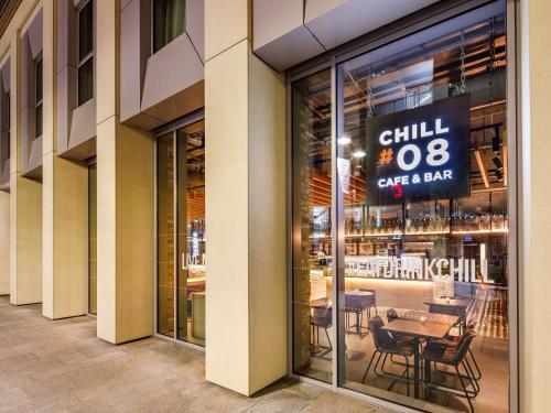 Ibis London Canning Town - Hotel Overview