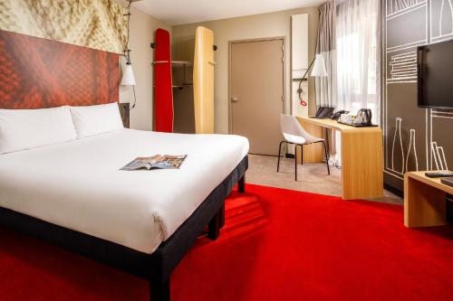 Ibis London Stratford - Hotel Overview