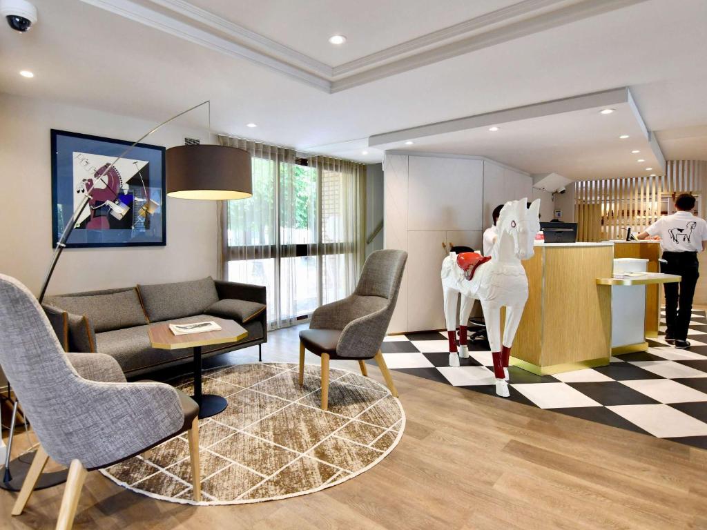 Ibis Maisons Laffitte - Location and Neighborhood