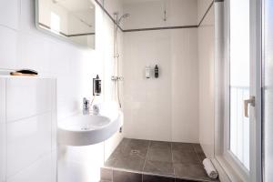 Ibis Styles Paris Montmartre Batignolles - Hotel Overview