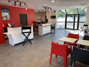 Ibis Styles Paris Saint Denis La Plaine - Hotel Location and Accessibility
