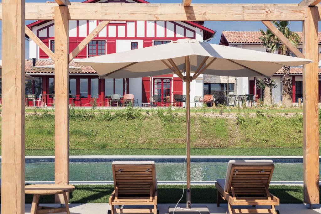 INDARRA Hotel - Location and Accessibility