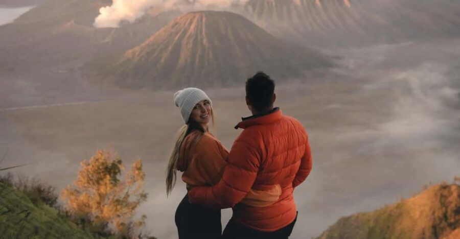 Javas Highlight Guided Tour From Jakarta or Bali - Tour Overview and Pricing