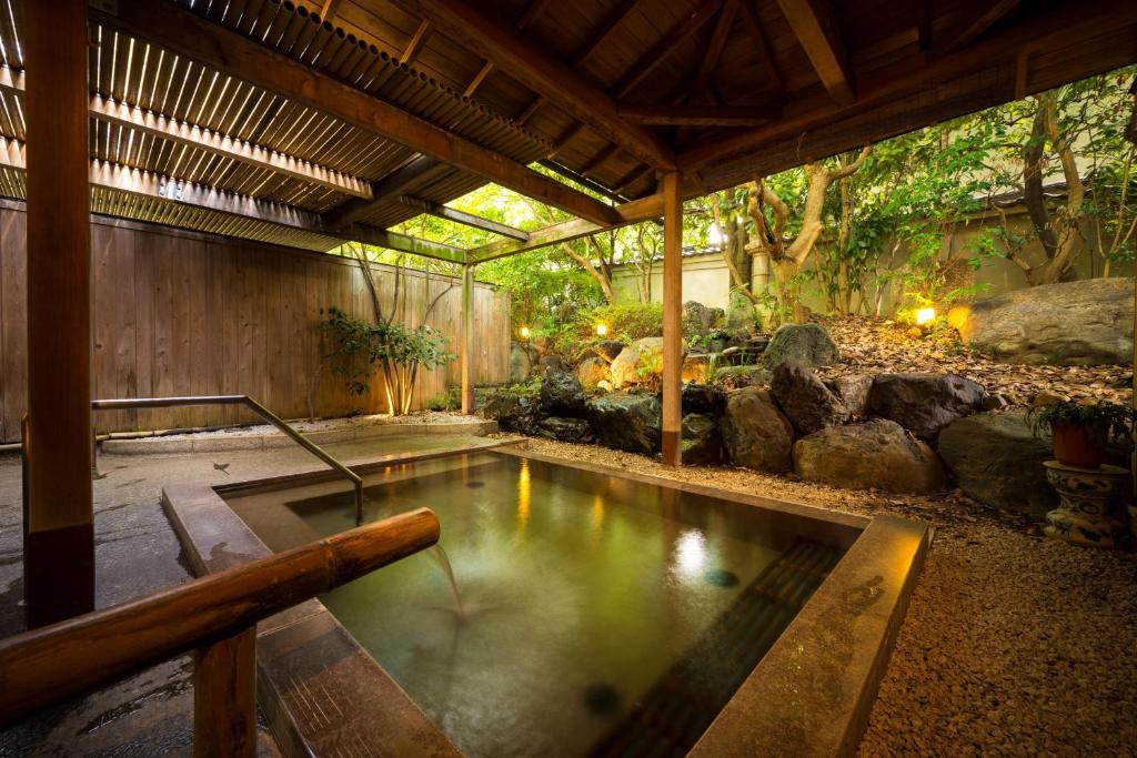 Kasuga Hotel Review