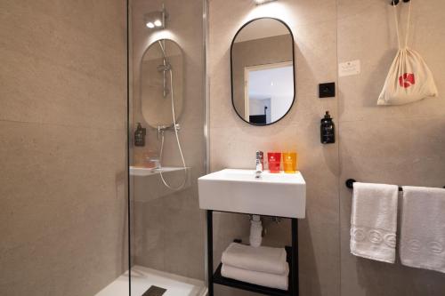 Korner Montmartre - Hotel Overview