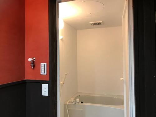 Kyoto Family Five-Column West River Courtyard - Property Overview