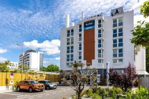 Kyriad Paris West - Colombes - Hotel Overview and Location