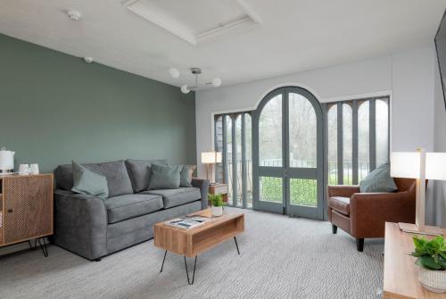 Lakeview Manor - Hotel Overview