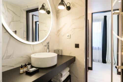 Laz Urban Hotel Spa Paris - Property Overview
