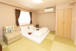 Light Hotel - Hotel Overview and Location