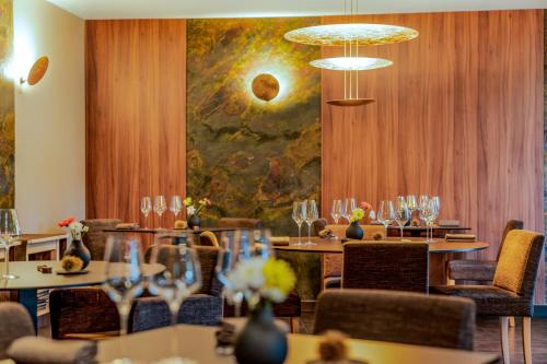 Logis Auberge De La Tour - Hotel & Restaurants - Dining Experience