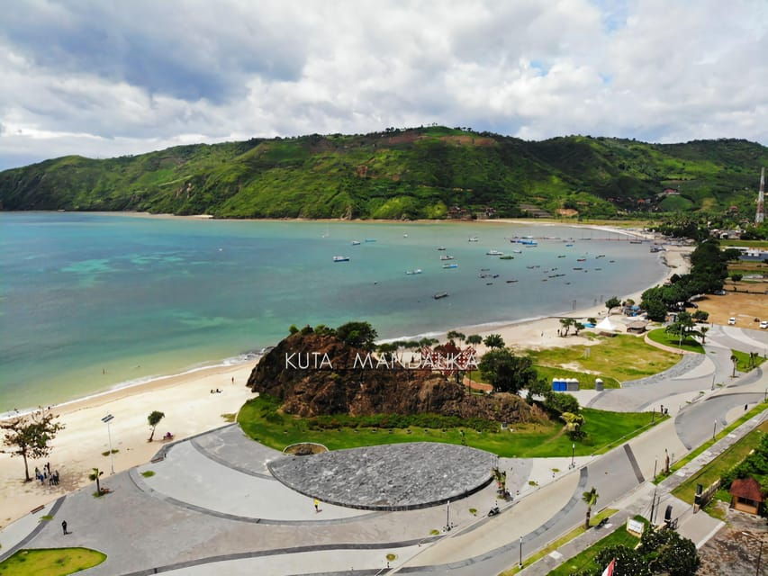 LOMBOK : CAR DRIVER CHARTER FOR LOMBOK TOURS