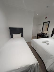 London Shelton Hotel - Hotel Overview and Location