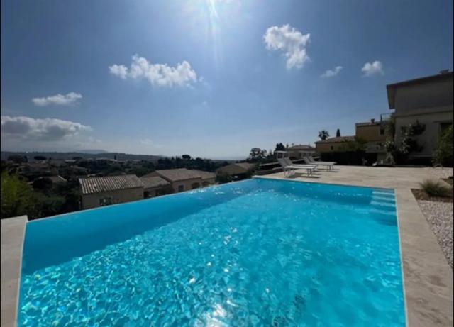 LOU BEL AZUR ESTATE - Elegant - Property Overview