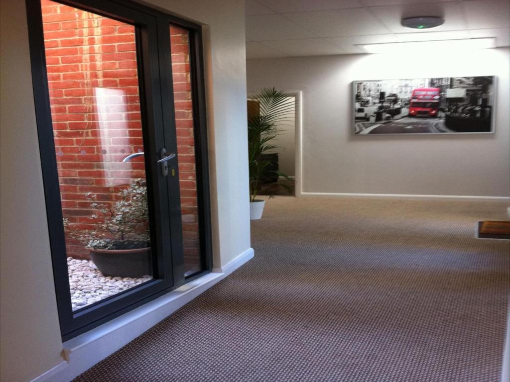 Lyall Apartment Hotel - Overview and Location