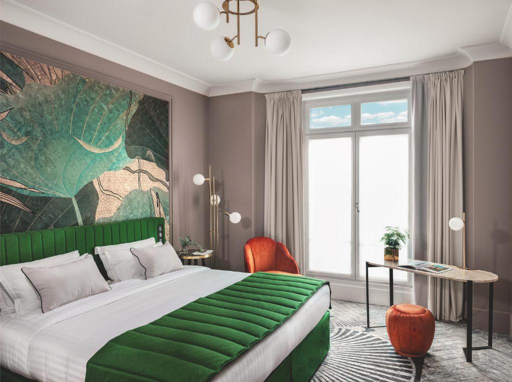 M Social Hotel Paris Opera - Location and Accessibility