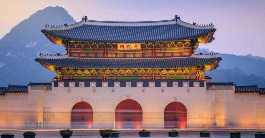 Majestic Seoul Highlights Tour: Explore Gyeongbokgung