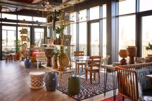 Mama Shelter Paris West - Location and Accessibility