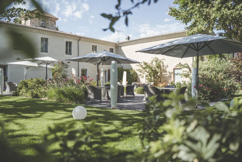 Mas De Boudan - Location and Accessibility