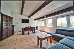 Mas De Calabrun - Overview of Mas De Calabrun