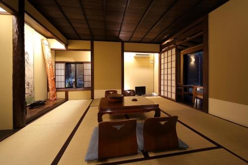 Matsubaya Ryokan - Accommodations Offered