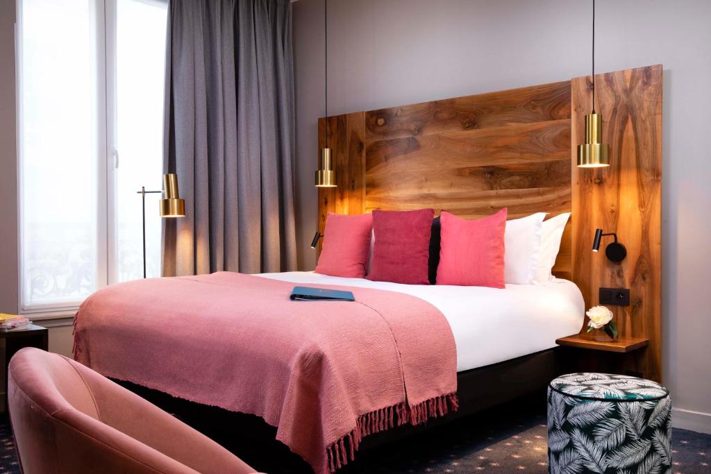 Maxim Folies Hotel - Hotel Overview