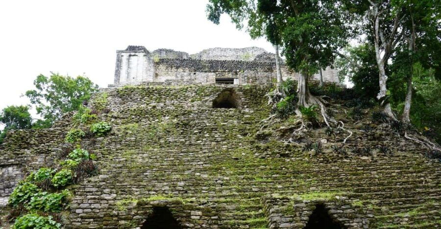 Mayan City of Dzibanche: Guided City Tour