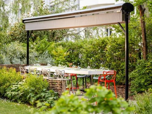 Mercure Paris Centre Tour Eiffel - Hotel Overview