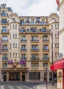 Mercure Paris Opera Faubourg Montmartre - Hotel Location and Surroundings